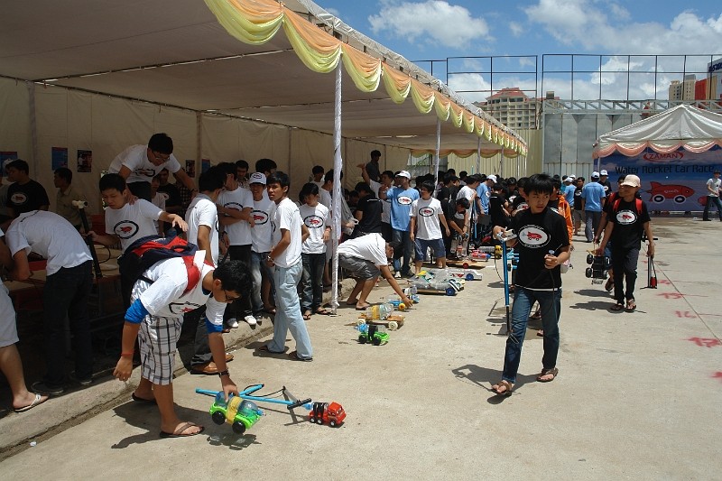 Water Rocket Car 2012 2nd Section